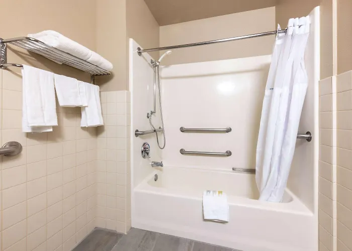 Super 8 By Wyndham Az Hotel 2*